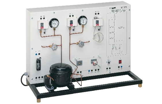 Electrical connection of refrigerant compressors